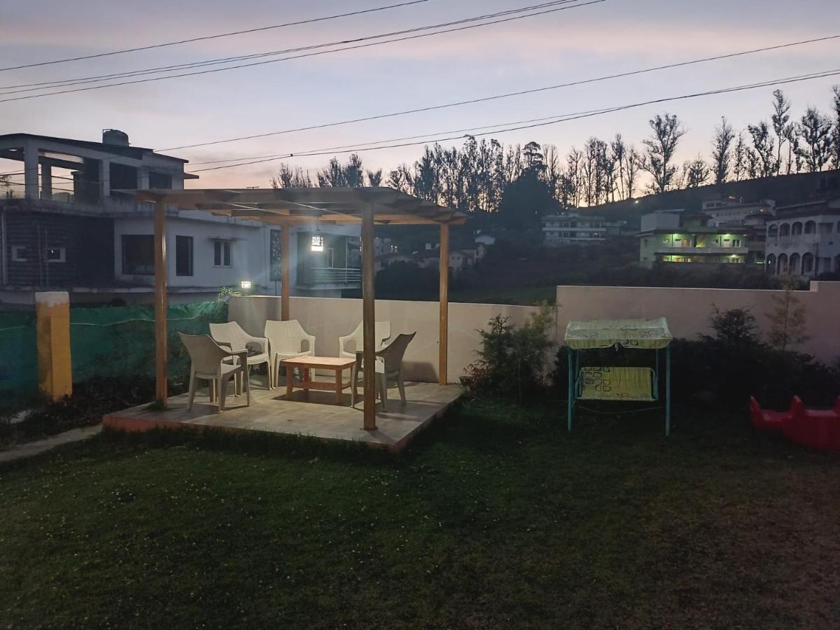 Bed and Breakfast Rose Garden Enclave For Families & Executives Udagamandalam Exterior foto